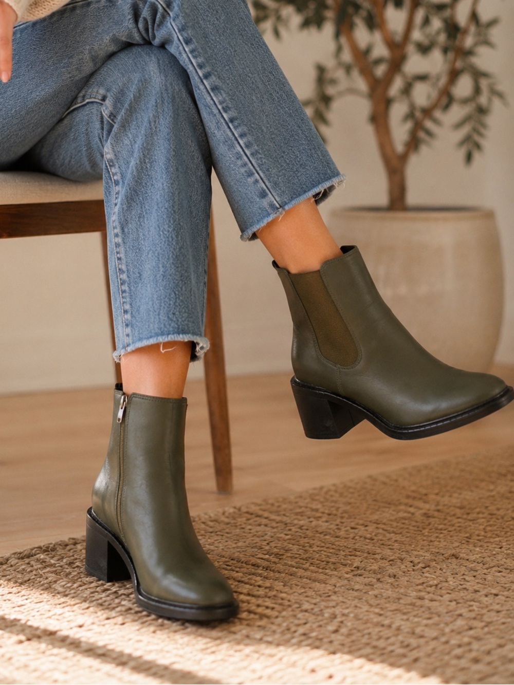 Beach by Matisse Olive Green Chelsea Block Heel Ankle Boots Women’s Size 9